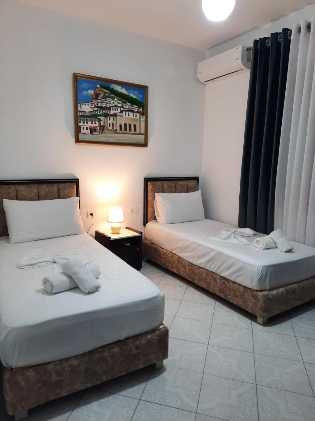 Guest House Marjo Berat Ngoại thất bức ảnh