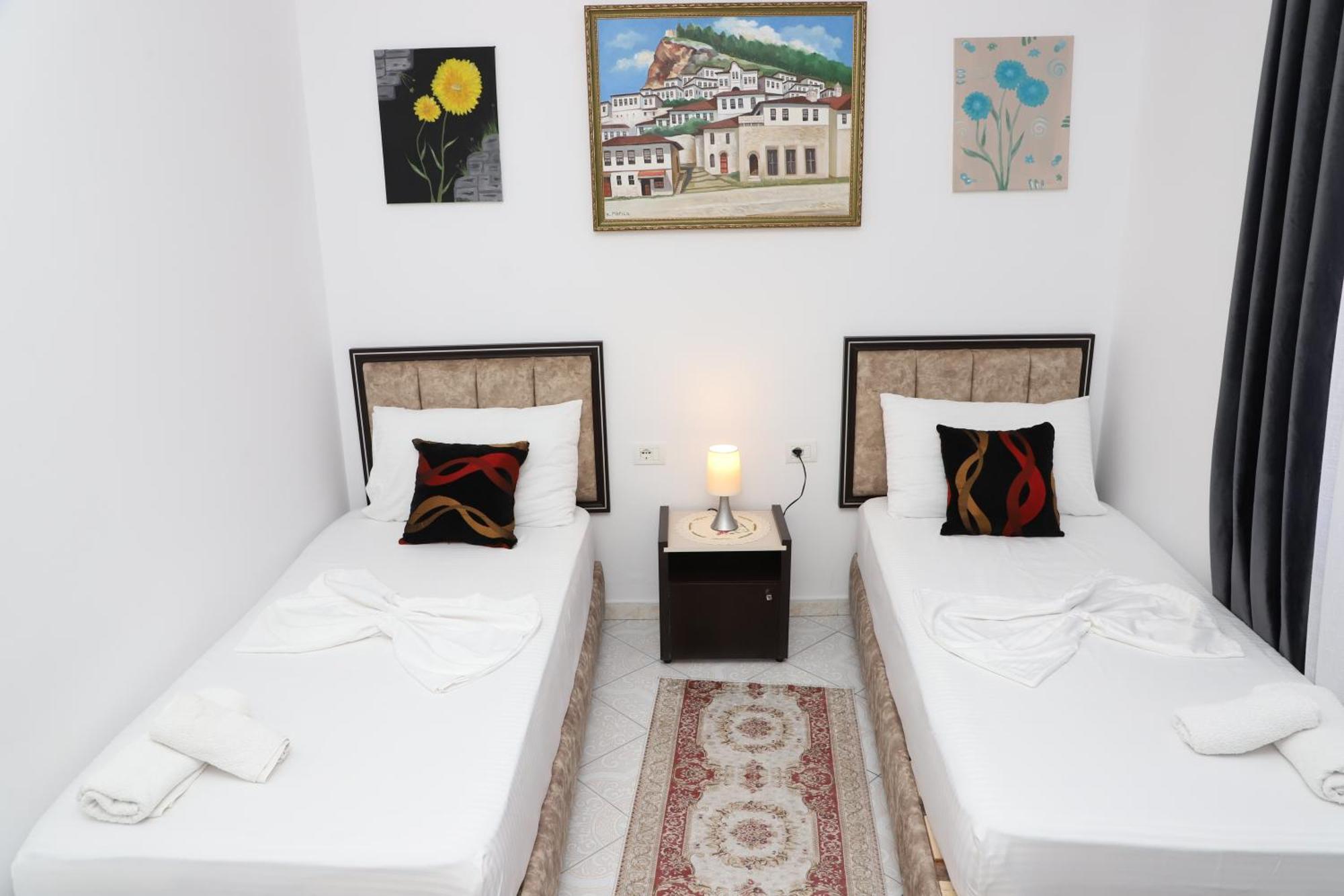 Guest House Marjo Berat Ngoại thất bức ảnh