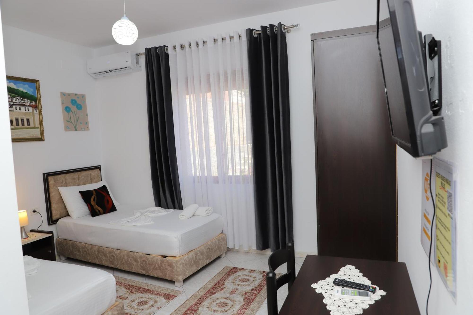 Guest House Marjo Berat Ngoại thất bức ảnh