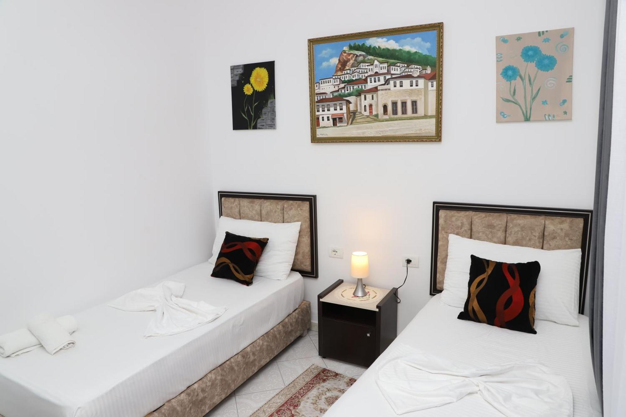 Guest House Marjo Berat Ngoại thất bức ảnh